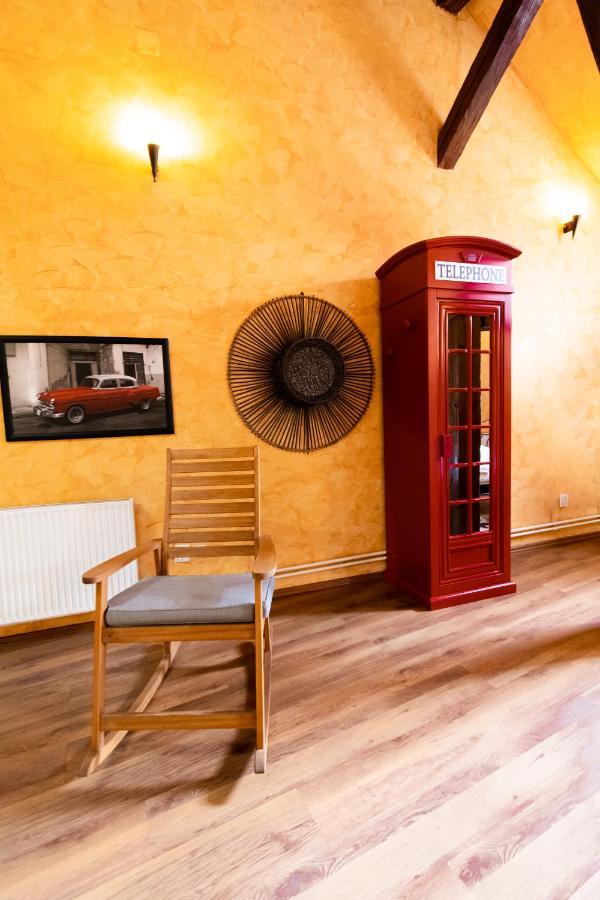 The Attic - Large Open-space In The Old Town Of Brasov, Minutes Away From The Black Church Apartment Brasov